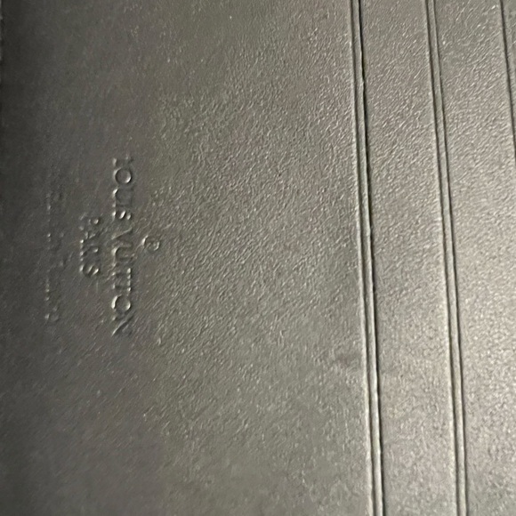 Genuine,authentic, Louis Vuitton men’s wallet! EXCELLENT CONDITION! Lightly worn - Picture 4 of 13